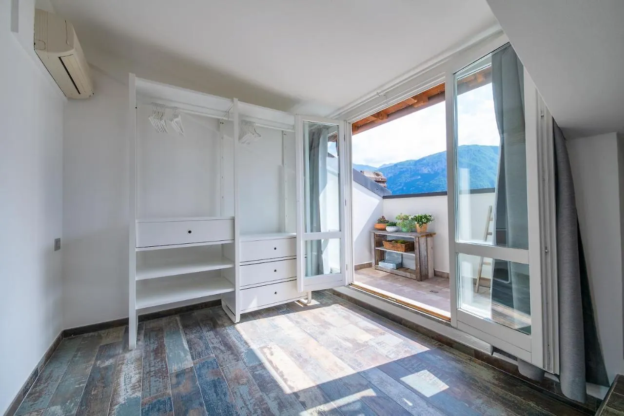 Max Apartment Bellagio 0*,  Italien